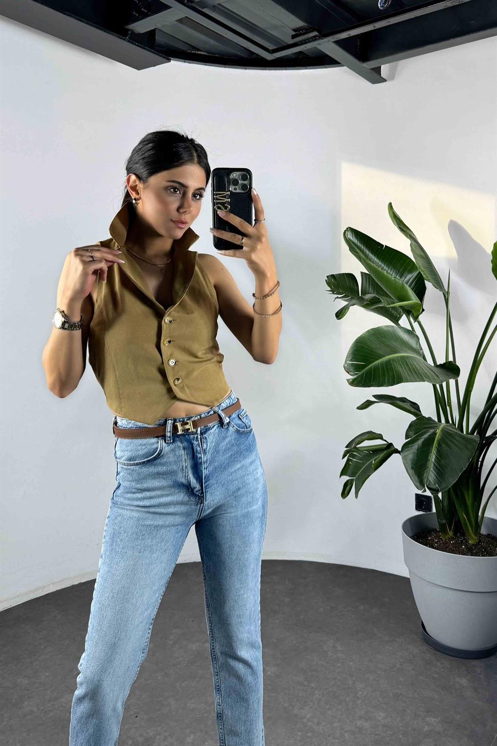 Marka Model Keten Kumaş İp Bağlamalı Sırt Dekolteli Yelek Camel