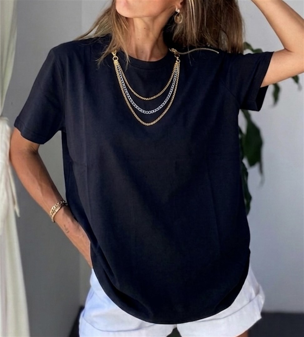 Marka Model Kolye Detaylı Fermuarlı Tshirt Siyah