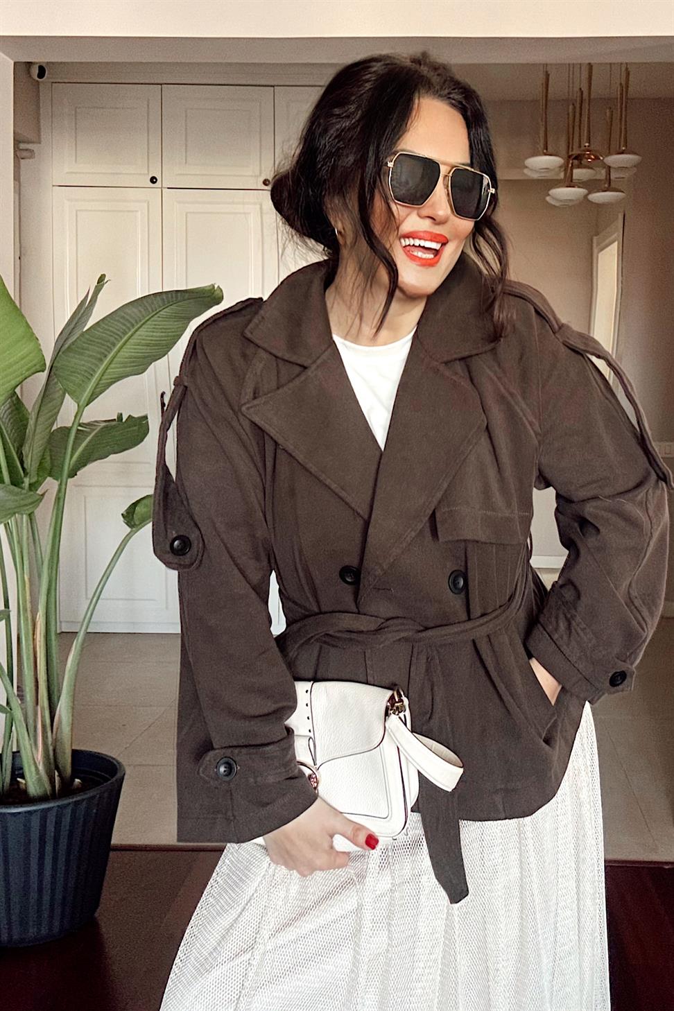 Marka Model Kuşaklı Gabardin Kısa Trençkot Acı Kahve