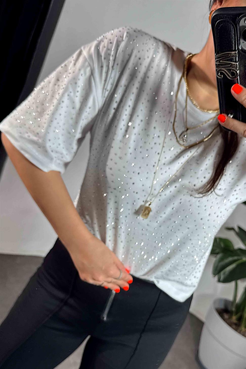 Marka Model Swarovski Taş Detaylı Basic Tişört Beyaz