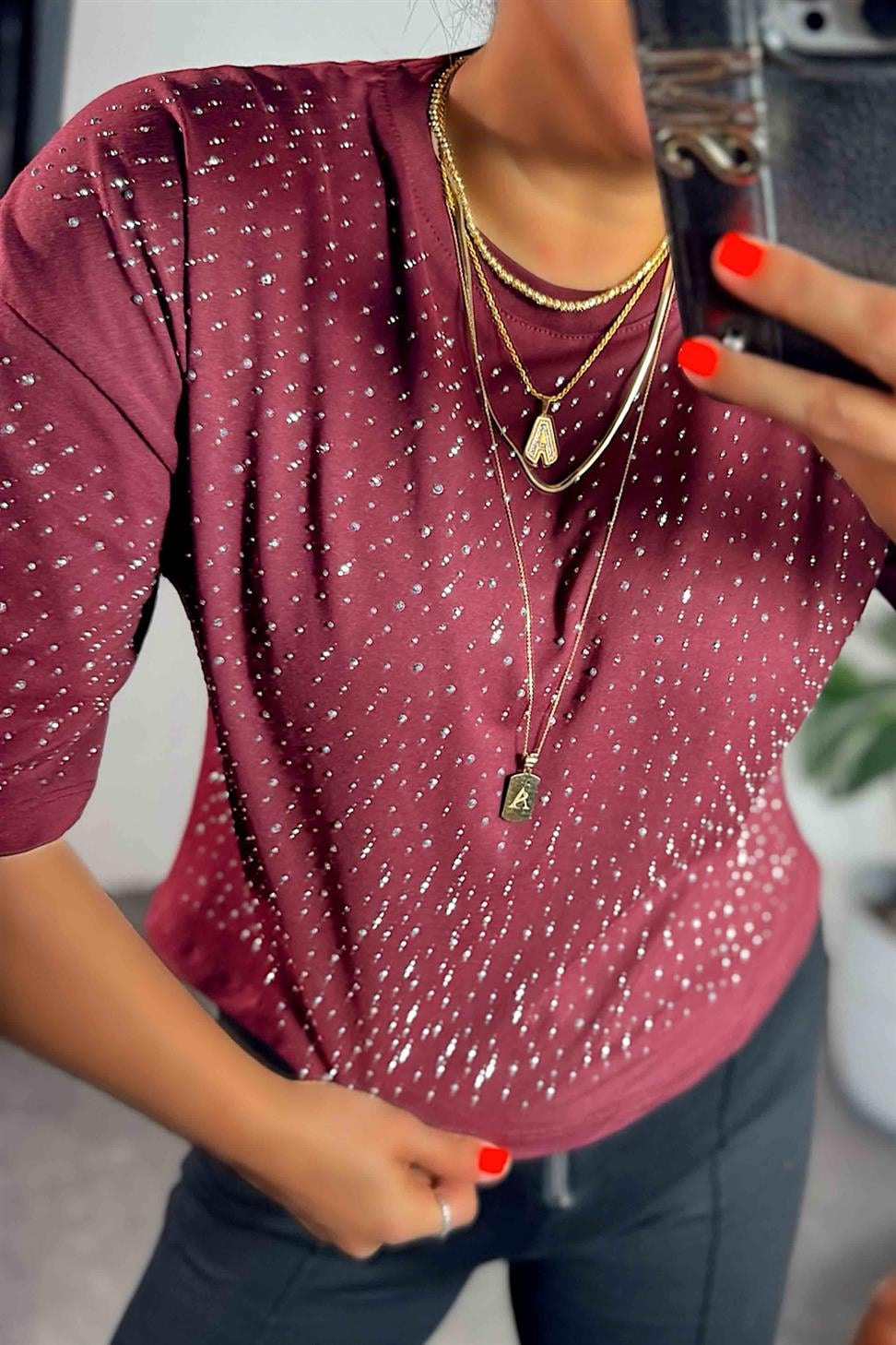Marka Model Swarovski Taş Detaylı Basic Tişört Bordo