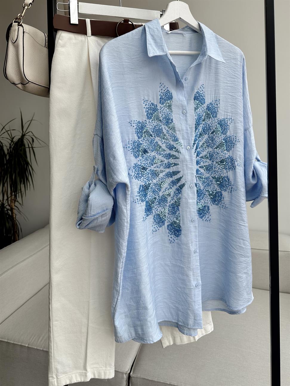 Mavi Serpme Boncuk ve Pul İşlemeli Eftelya Gömlek