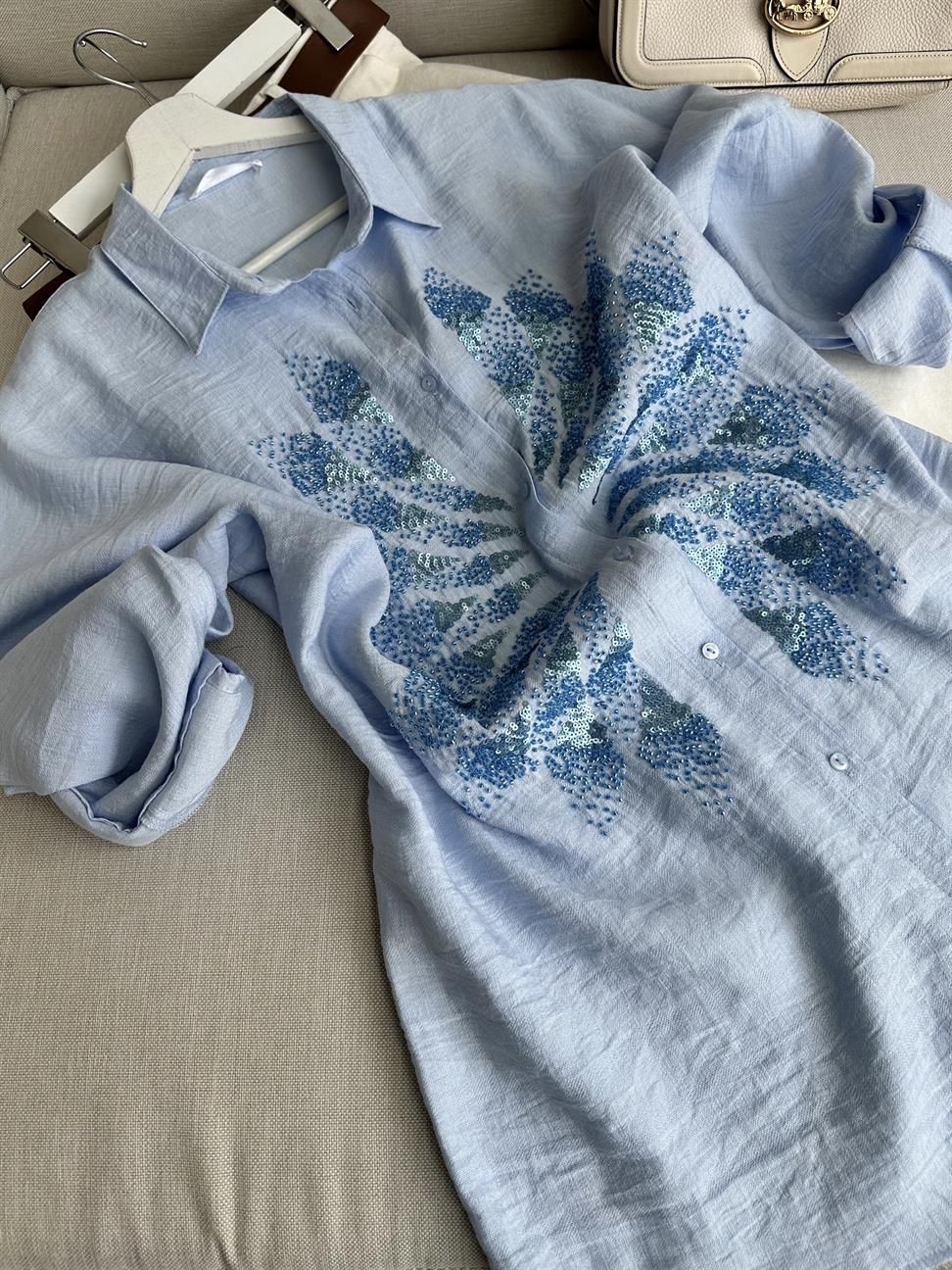Mavi Serpme Boncuk ve Pul İşlemeli Eftelya Gömlek