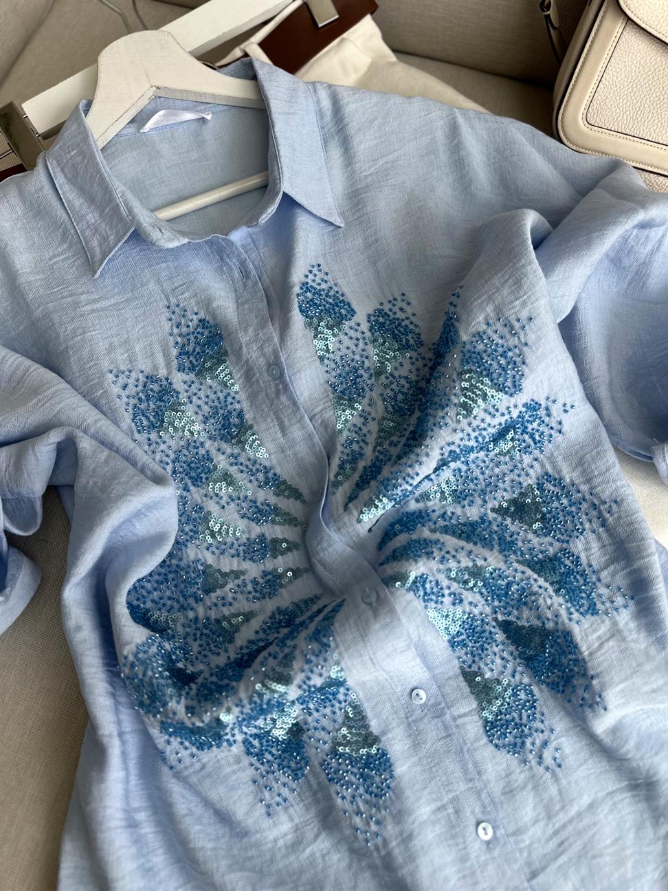 Mavi Serpme Boncuk ve Pul İşlemeli Eftelya Gömlek