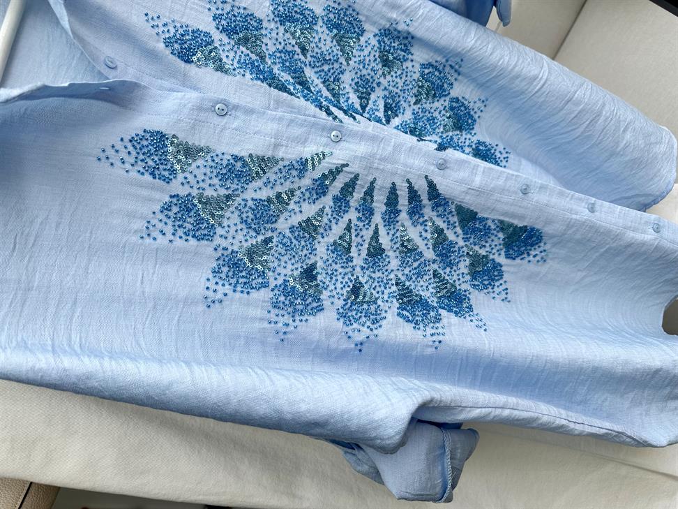 Mavi Serpme Boncuk ve Pul İşlemeli Eftelya Gömlek