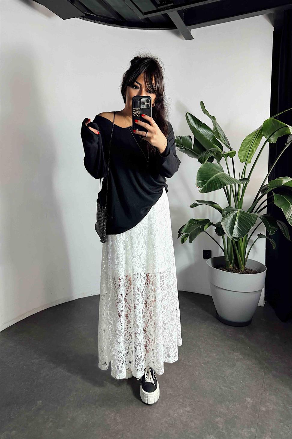 Mini Astarlı Dantel Detaylı Kloş Etek Beyaz