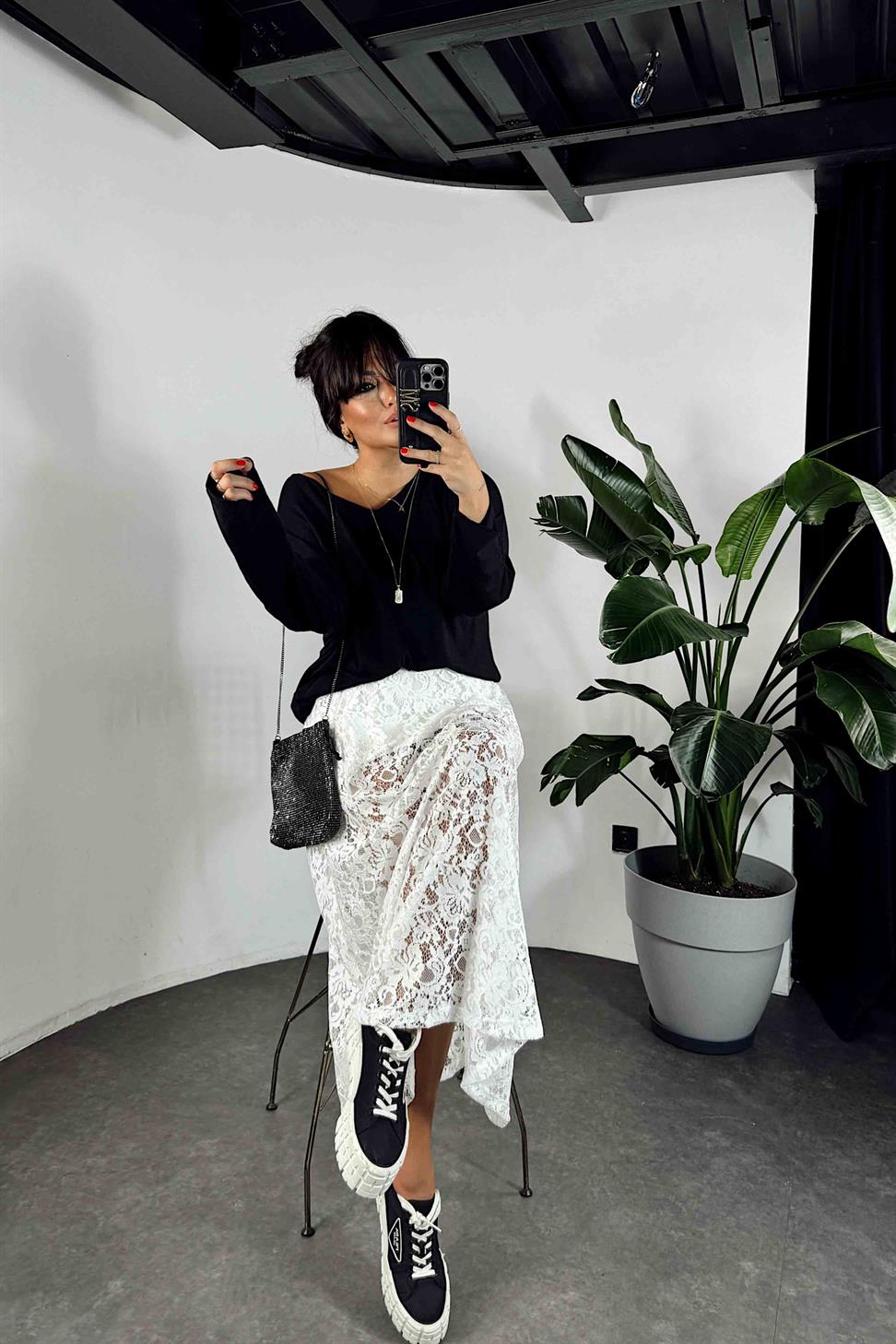 Mini Astarlı Dantel Detaylı Kloş Etek Beyaz