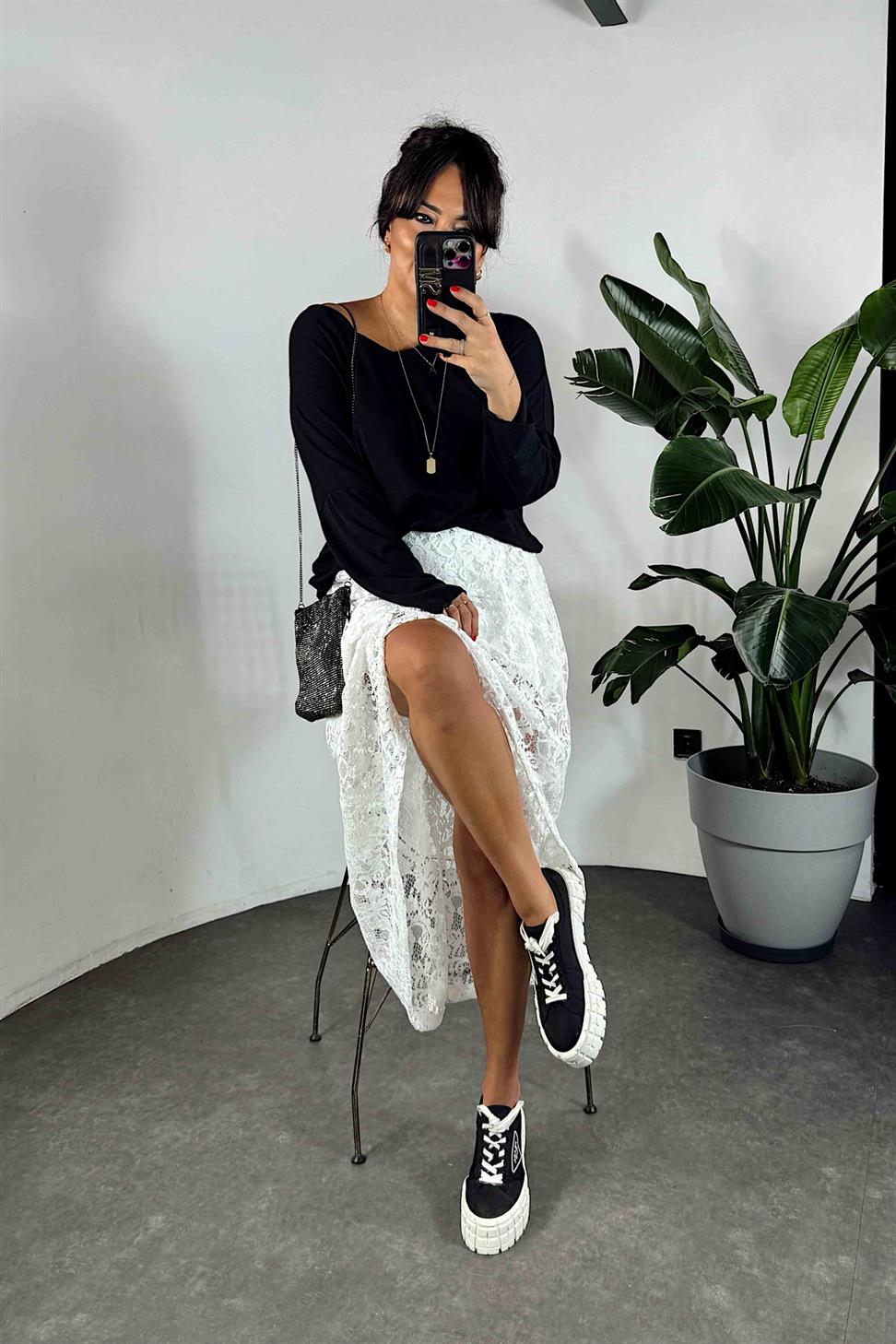 Mini Astarlı Dantel Detaylı Kloş Etek Beyaz