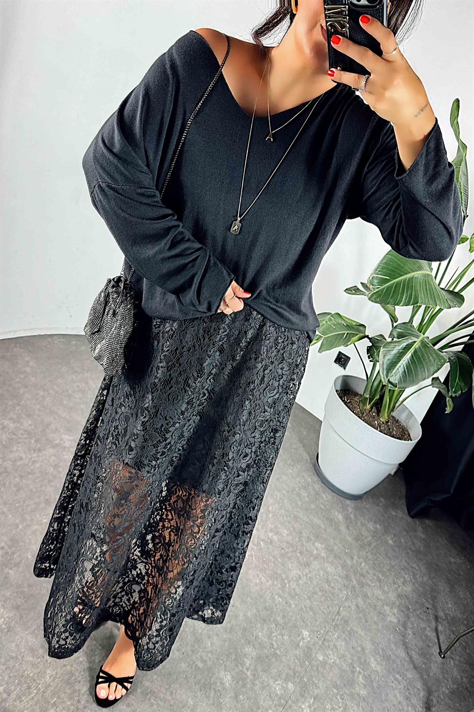 Mini Astarlı Dantel Detaylı Kloş Etek Siyah