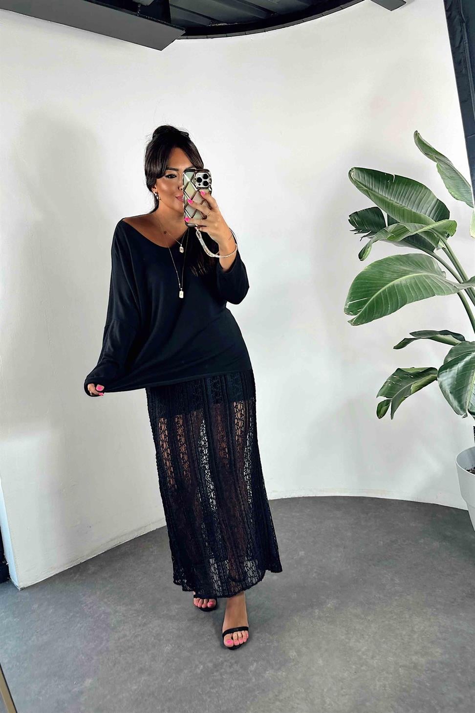 Mini Astarlı Dantelli Etek Siyah