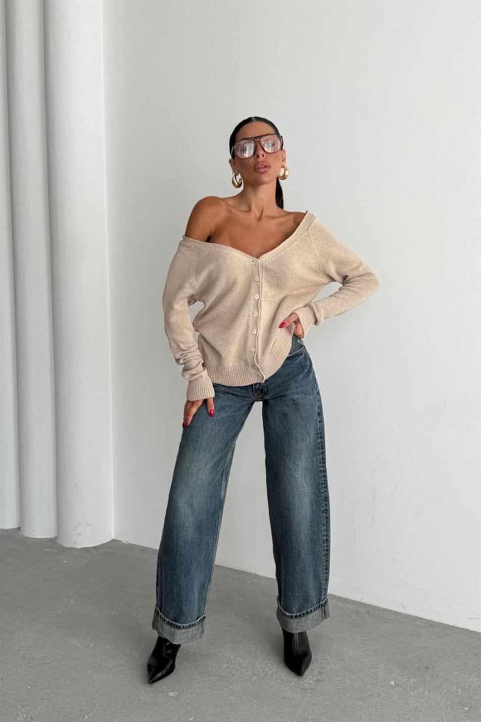 Modern Kesim Çift Taraf Düğmeli Tasarım Hırka Bej