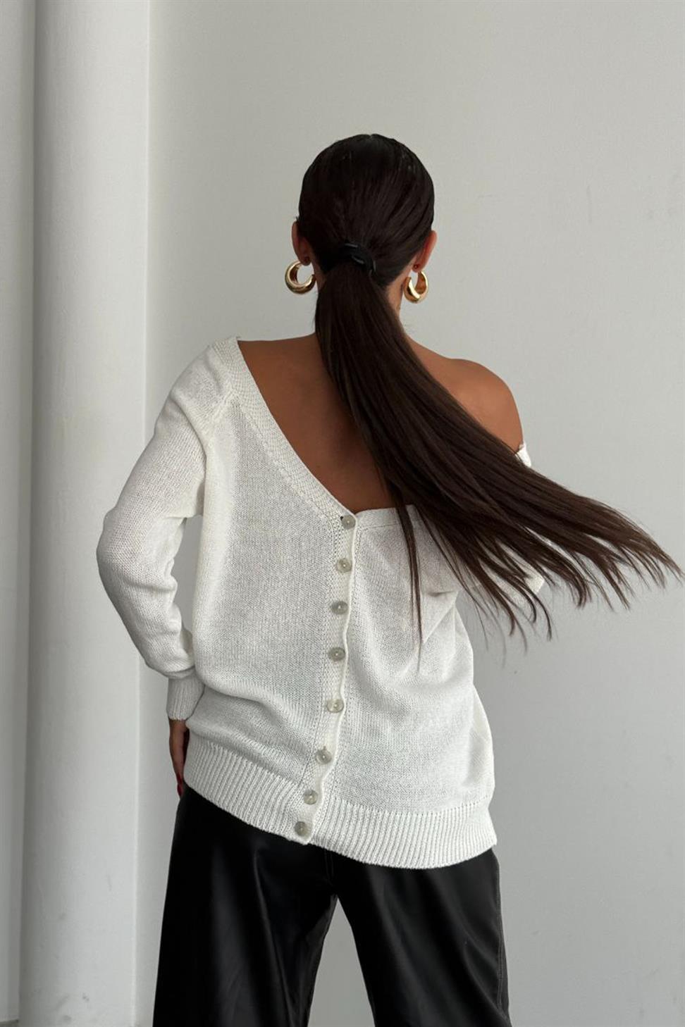 Modern Kesim Çift Taraf Düğmeli Tasarım Hırka Beyaz