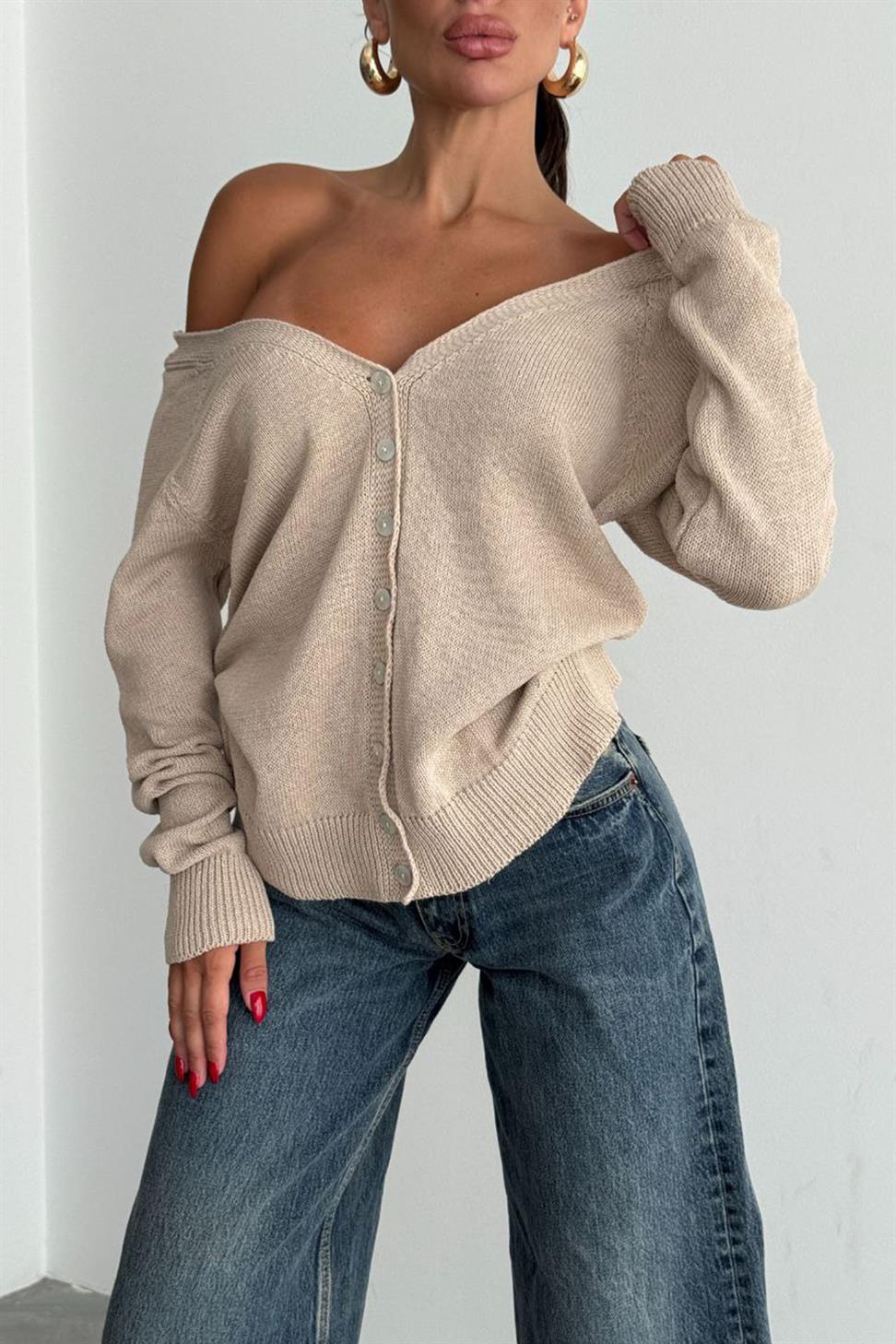 Modern Kesim Çift Taraf Düğmeli Tasarım Hırka Bej