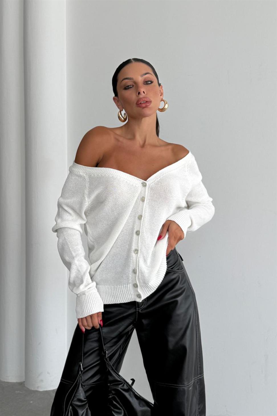 Modern Kesim Çift Taraf Düğmeli Tasarım Hırka Beyaz