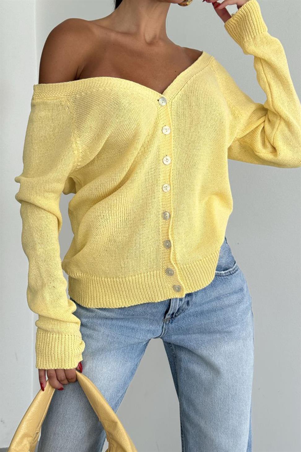 Modern Kesim Çift Taraf Düğmeli Tasarım Hırka Sarı