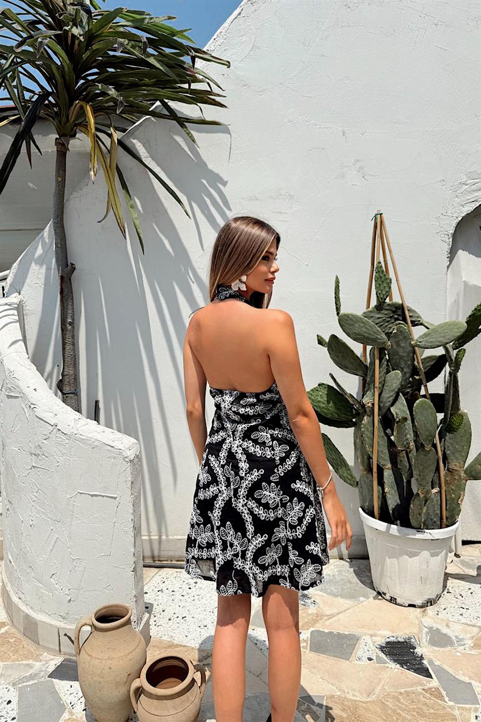 Nakış Detaylı Sırt Dekolteli Mini Elbise Siyah