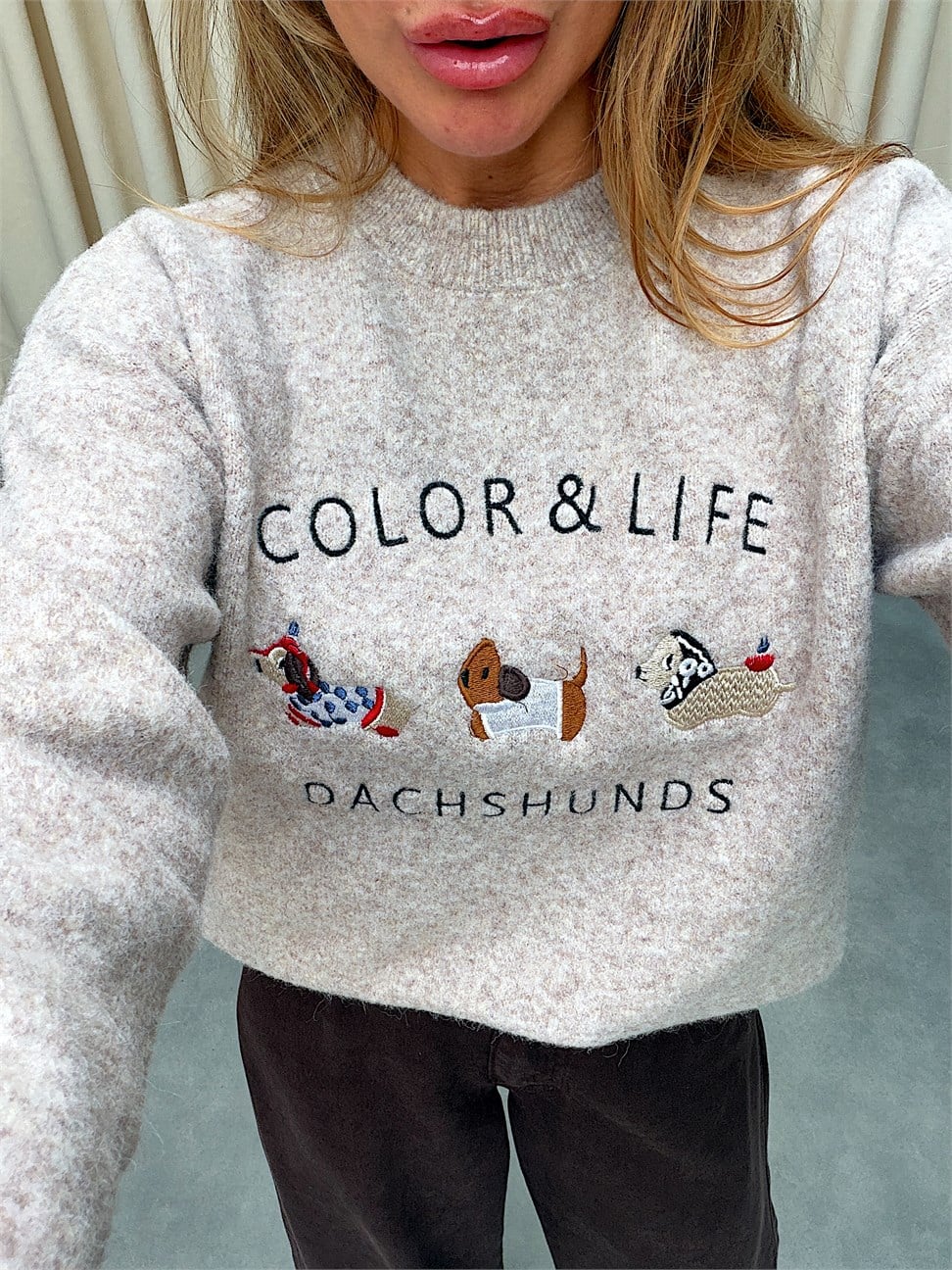 Nakış İşleme Figürlü Colours Life Yumoş Triko Vizon