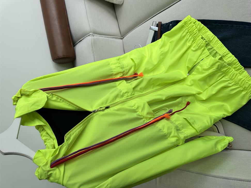 Neon Yeşil Kapüşonlu Fermuarlı Tensel Kumaş Tasarım Mont  