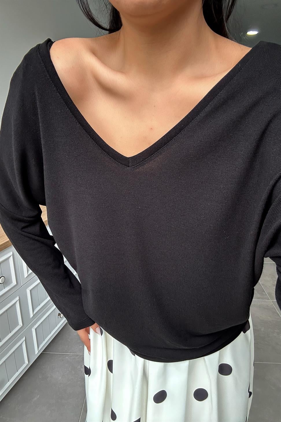 Ön Arka V Yaka Basic Bluz Siyah