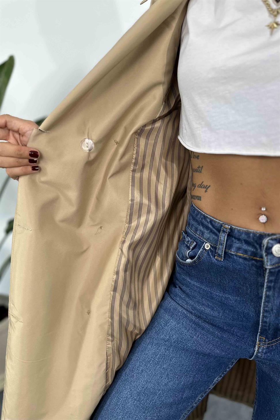 Önden Düğme Tasarım Oversize Kadın Trençkot Bej