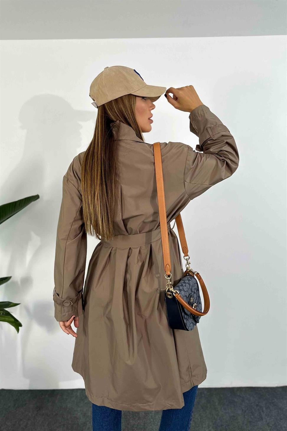 Önden Düğme Tasarım Oversize Kadın Trençkot Vizon