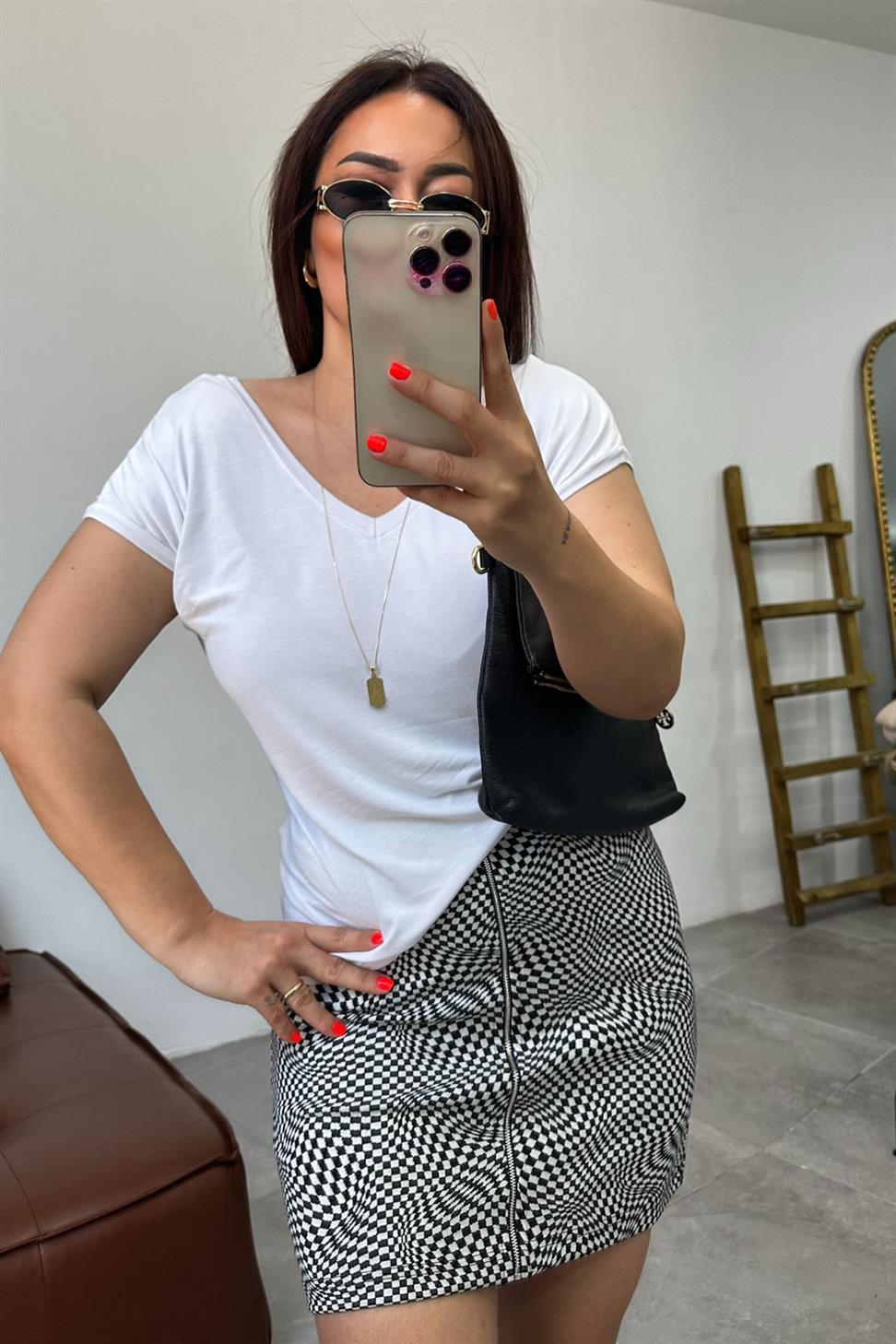 Önden Fermuar Detaylı Kaz Ayağı Model Mini Etek Siyah Beyaz