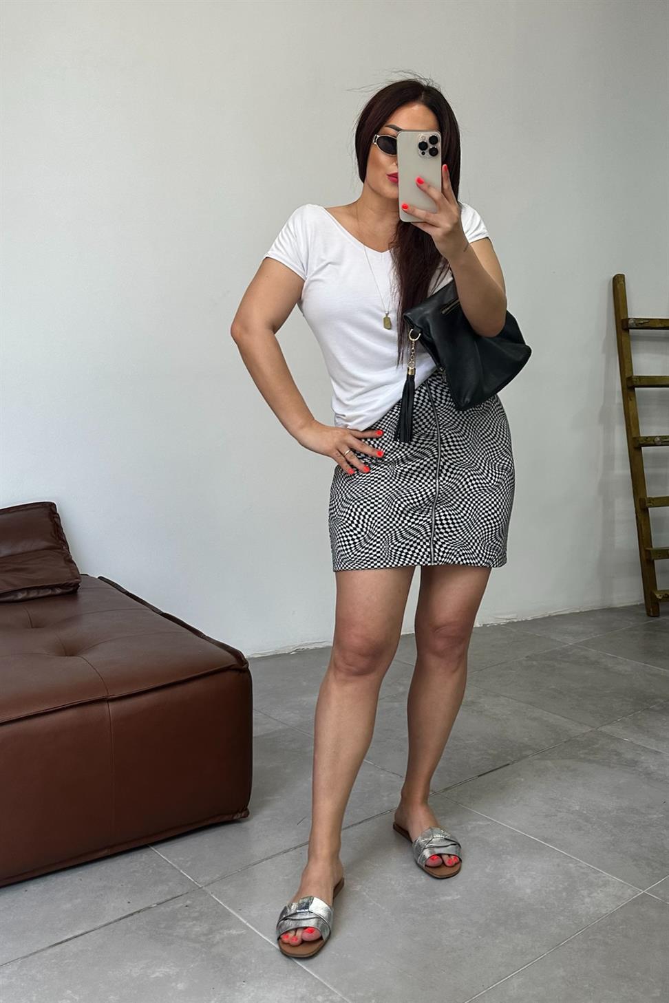 Önden Fermuar Detaylı Kaz Ayağı Model Mini Etek Siyah Beyaz