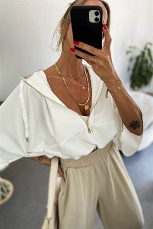 Örgü Kapişonlu Belden Sıkmalı Kısa Swetshirt Beyaz