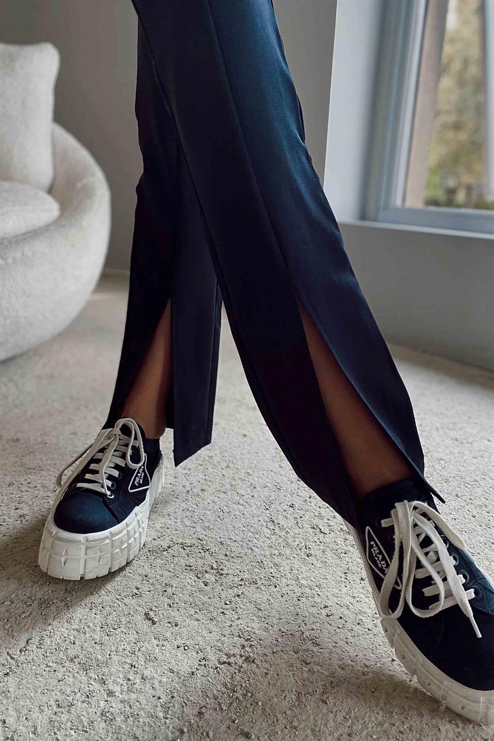 Orijinal Model Paça Yırtmaç Detaylı Likralı Kadın Pantolon Siyah