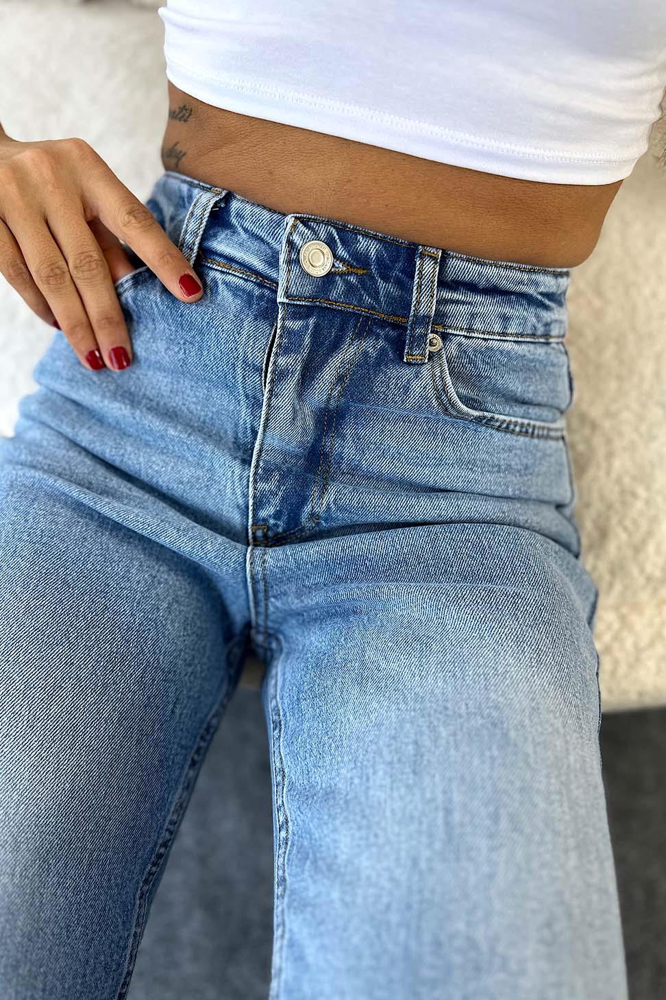 Orjinal Marka Paçası Kesik Boyfit Jean Pantolon Açık Mavi