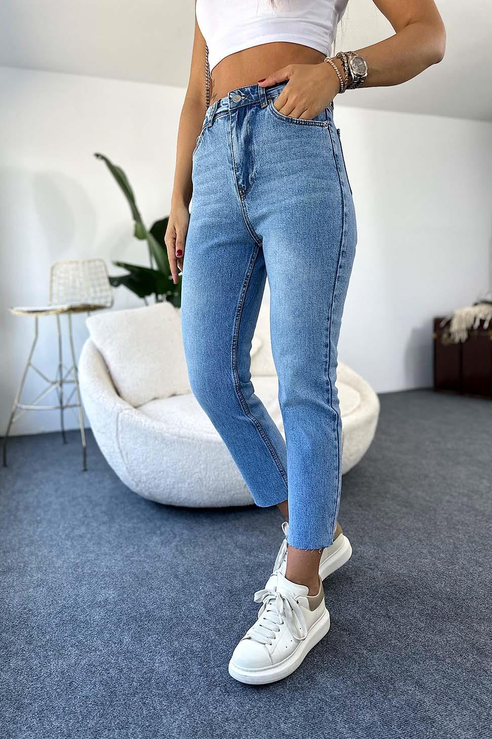 Orjinal Marka Paçası Kesik Boyfit Jean Pantolon Açık Mavi