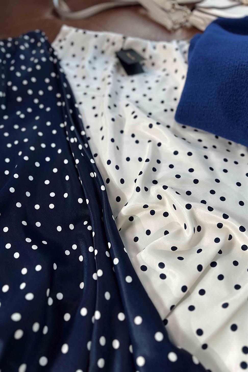 Orjinal Marka Puantiyeli Saten Etek Ekru