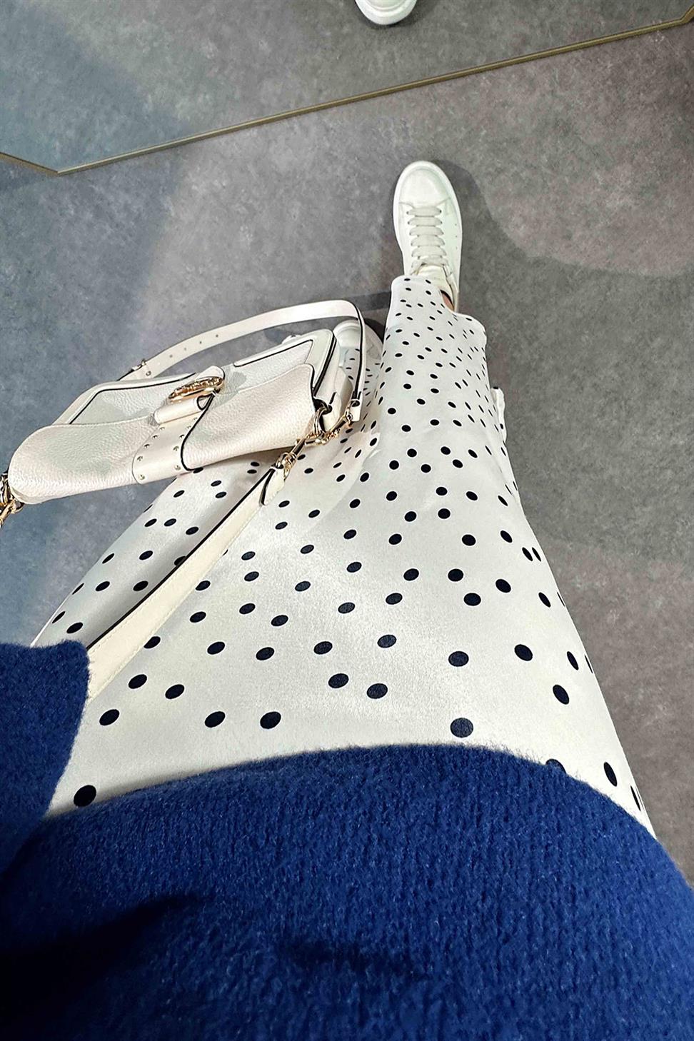 Orjinal Marka Puantiyeli Saten Etek Ekru