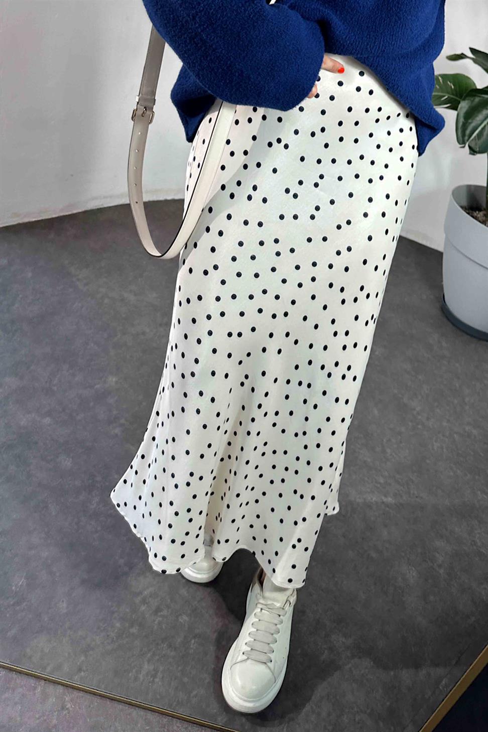 Orjinal Marka Puantiyeli Saten Etek Ekru