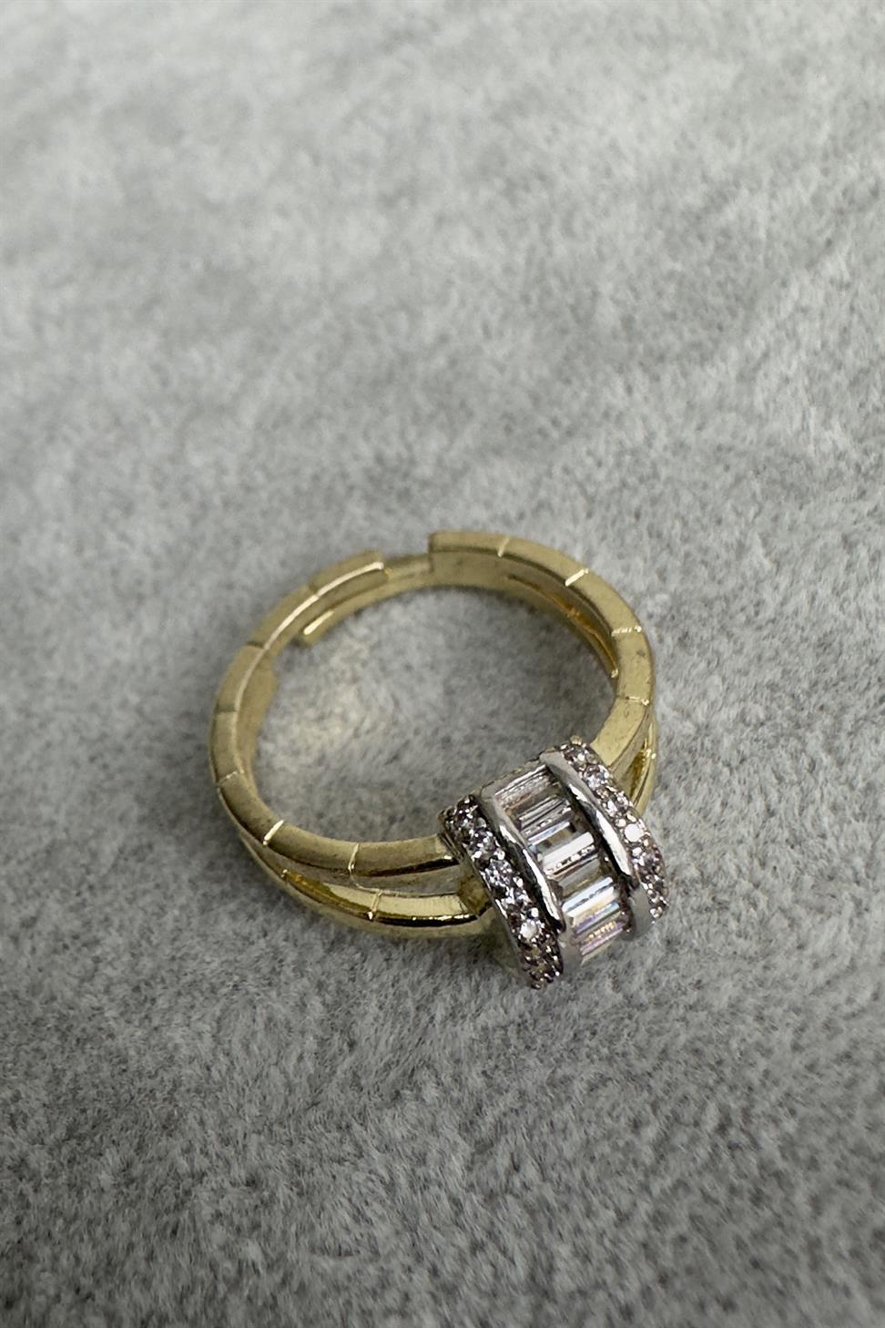Oval Baget Zirkon Taşlı Ayarlanabilir Yüzük Gold
