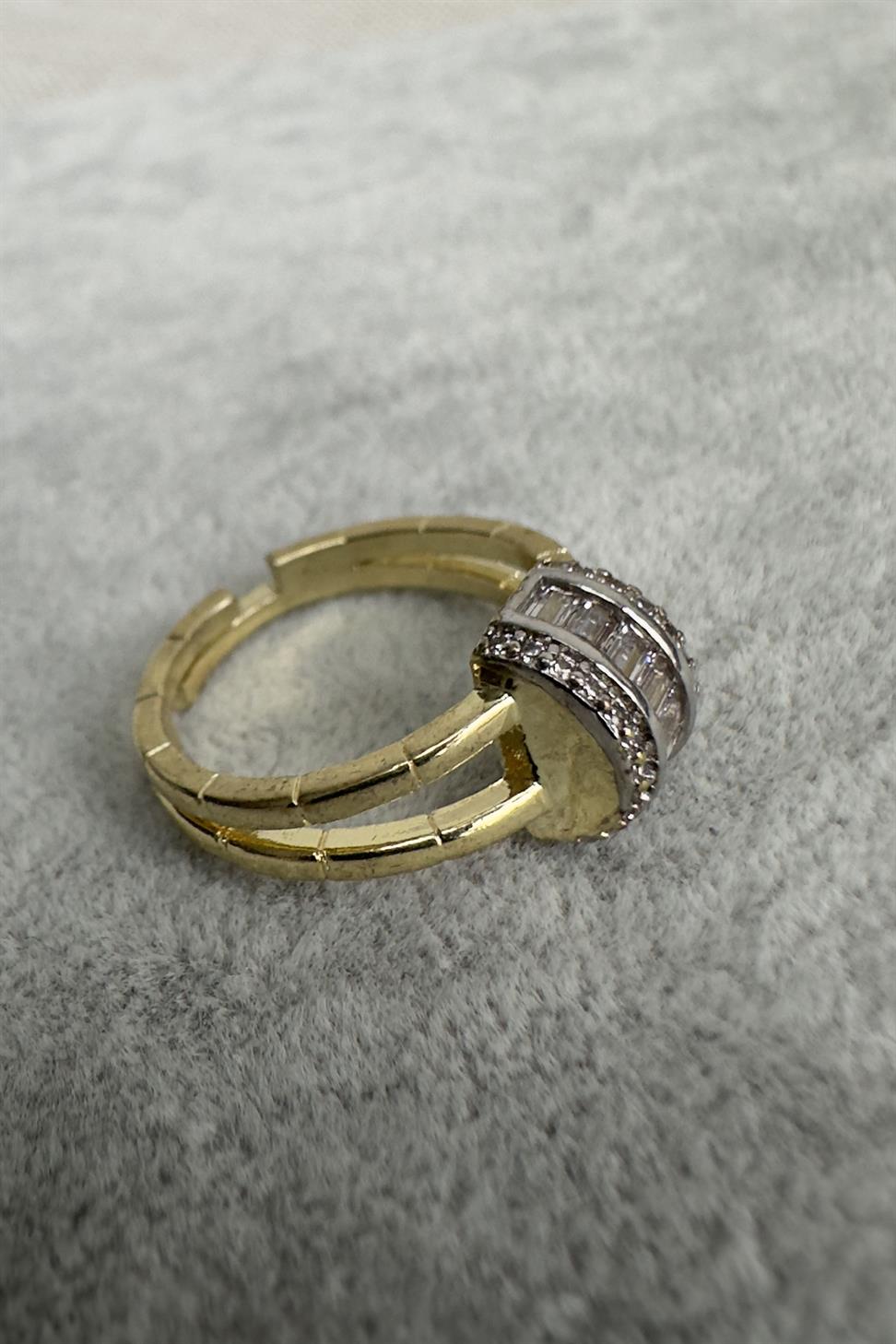 Oval Baget Zirkon Taşlı Ayarlanabilir Yüzük Gold