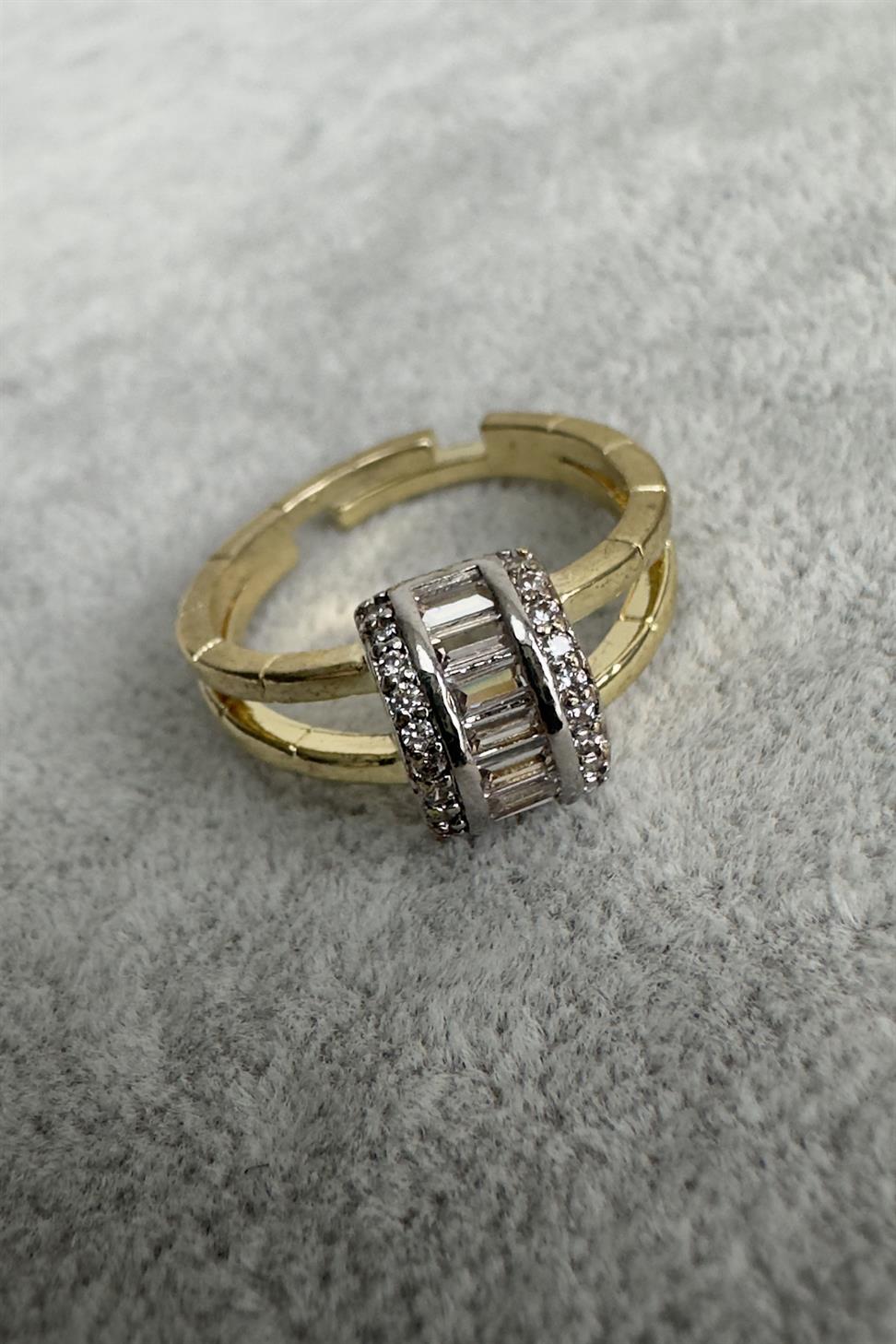 Oval Baget Zirkon Taşlı Ayarlanabilir Yüzük Gold