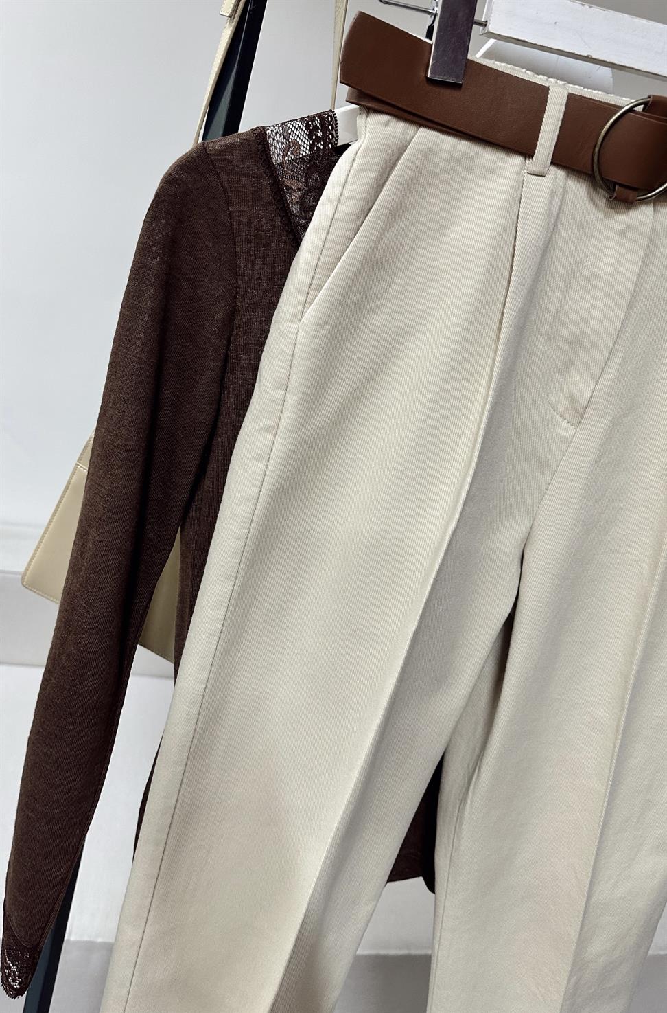 Perla Taş Kemerli Gabardin Pantolon