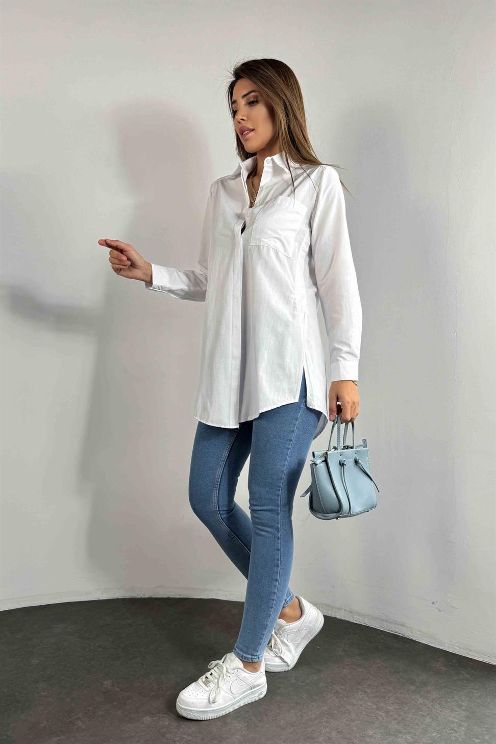 Poplin Kumaş Yırtmaçlı Kadın Gömlek Beyaz