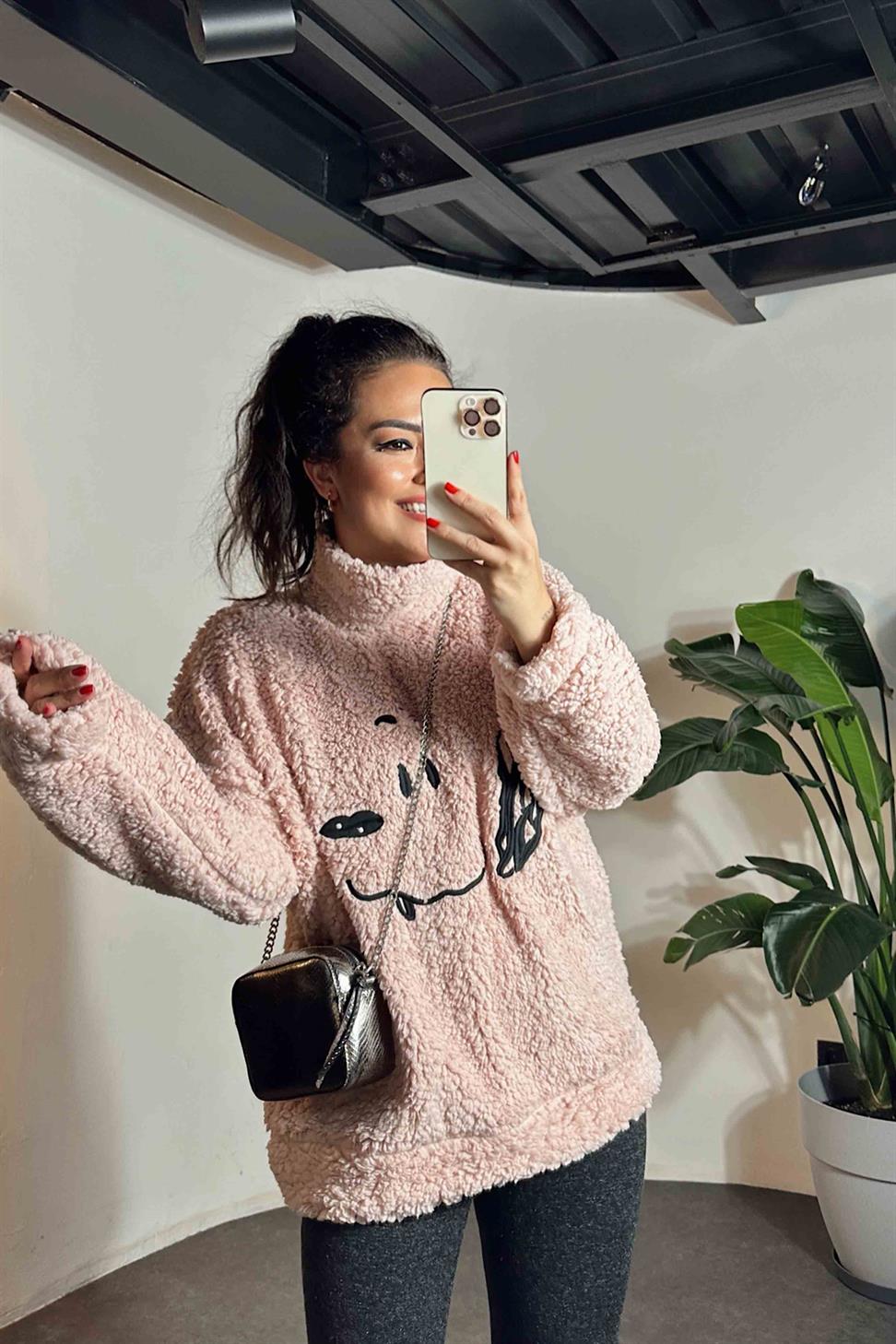 Premium Kalite Balıkçı Yaka Nakış İşlemeli Sweat Toz Pembe