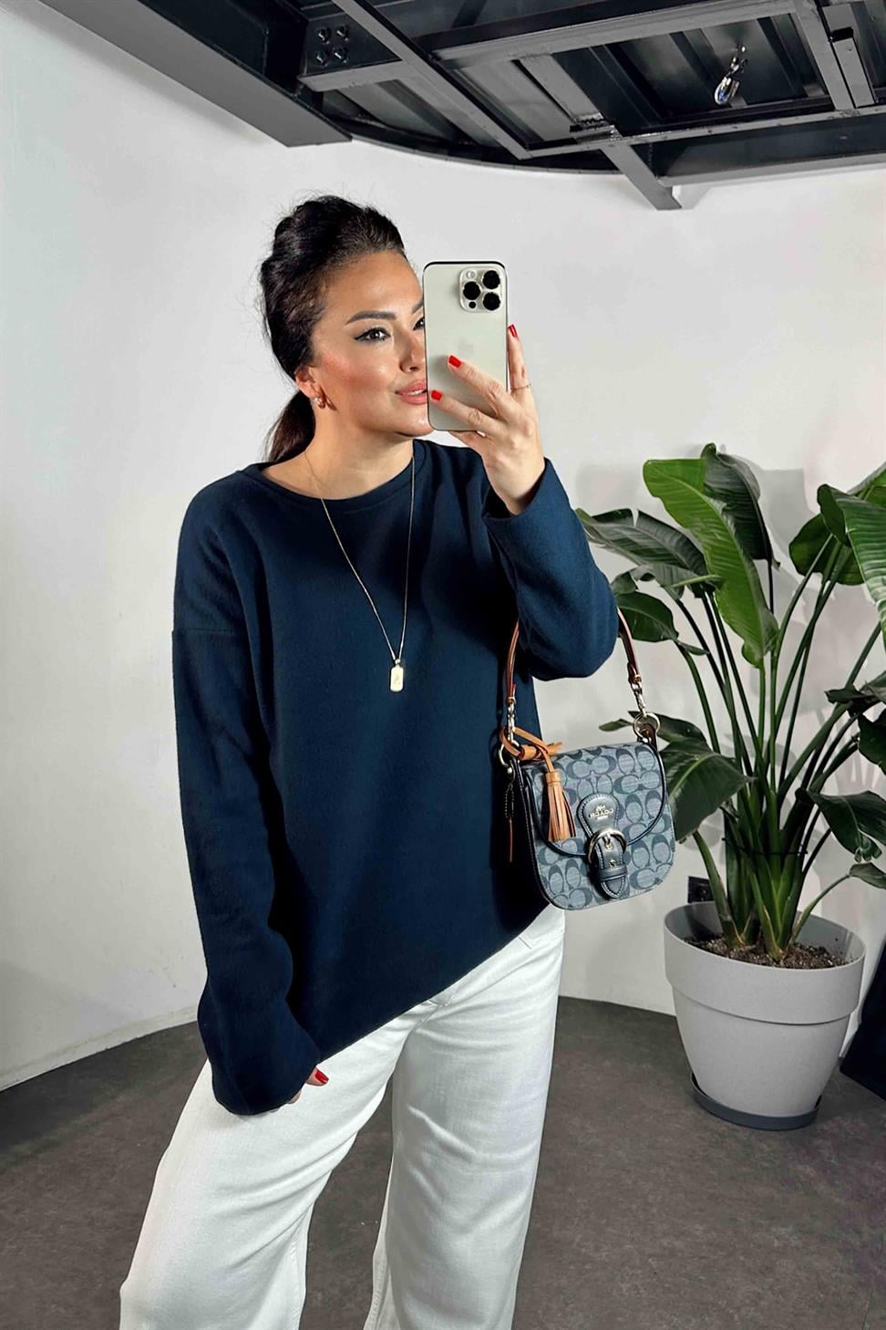 Premium Kalite Bisiklet Yaka Basic Yumoş Bluz Lacivert