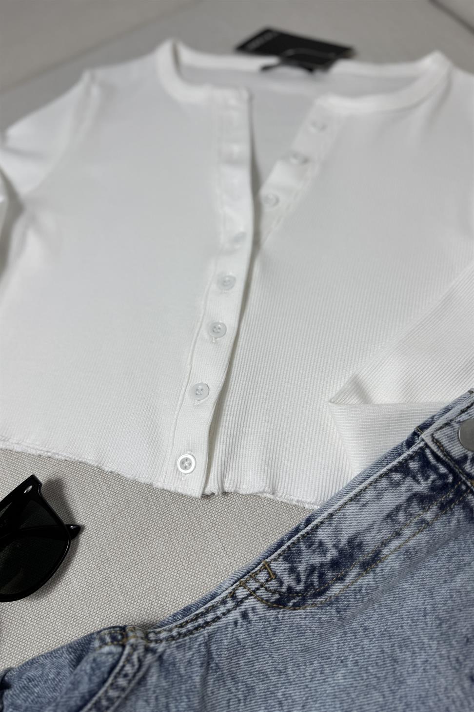 Premium Kalite Düğme Detaylı Fitilli Crop Bluz Ekru