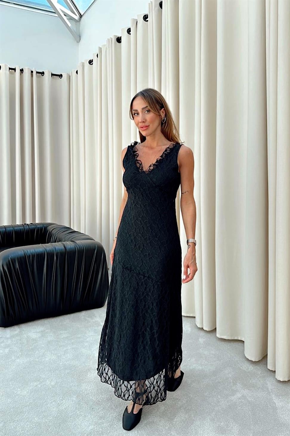 Premium Kalite Güpür Dantel Görünümlü Astarlı Elbise Siyah