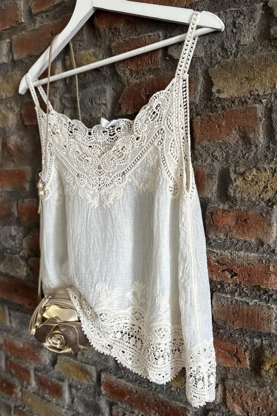 Premium Kalite Güpür Detay Askılı Bluz Krem