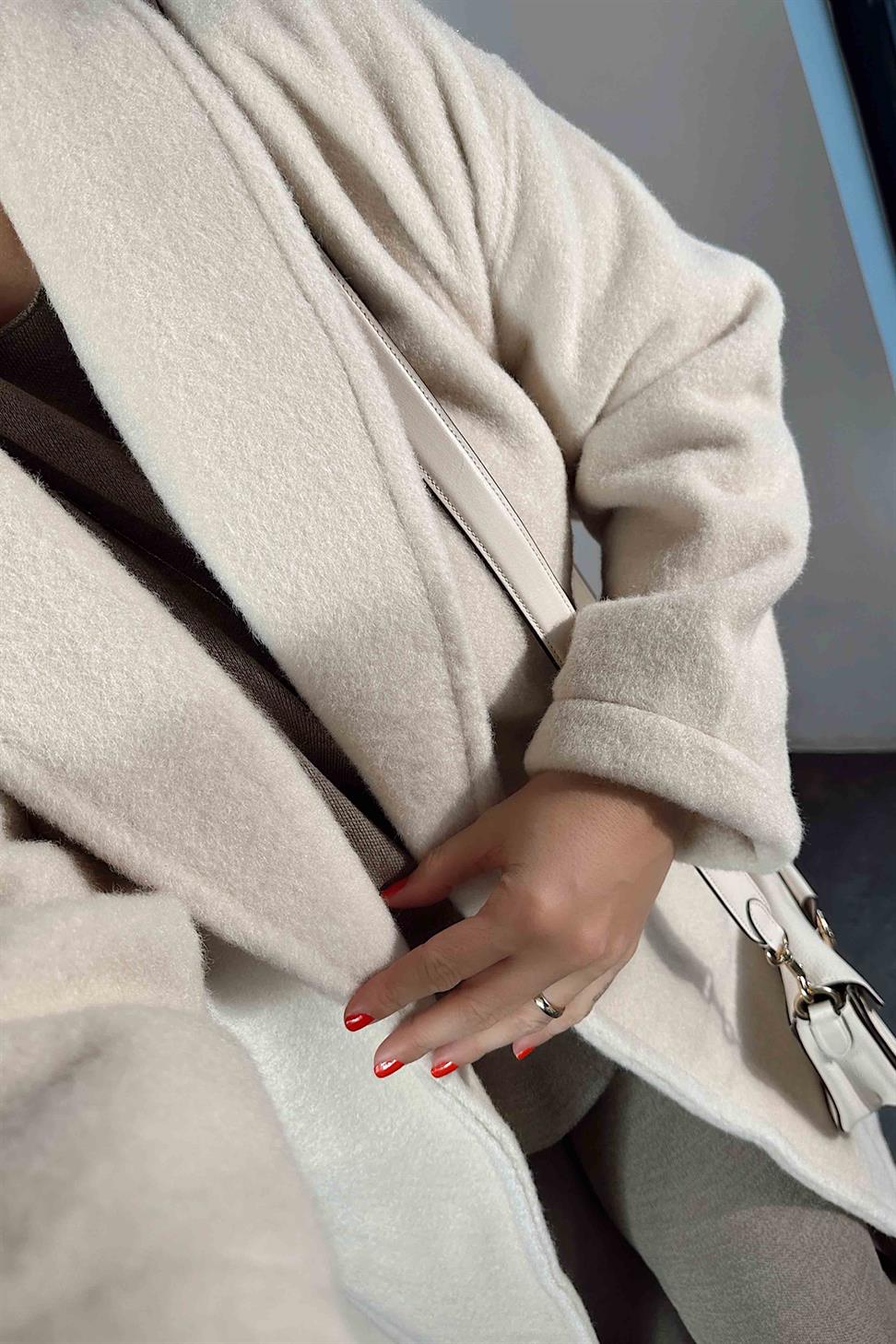 Premium Kalite Kuşaklı Basic Şal Yaka Kaban Ekru