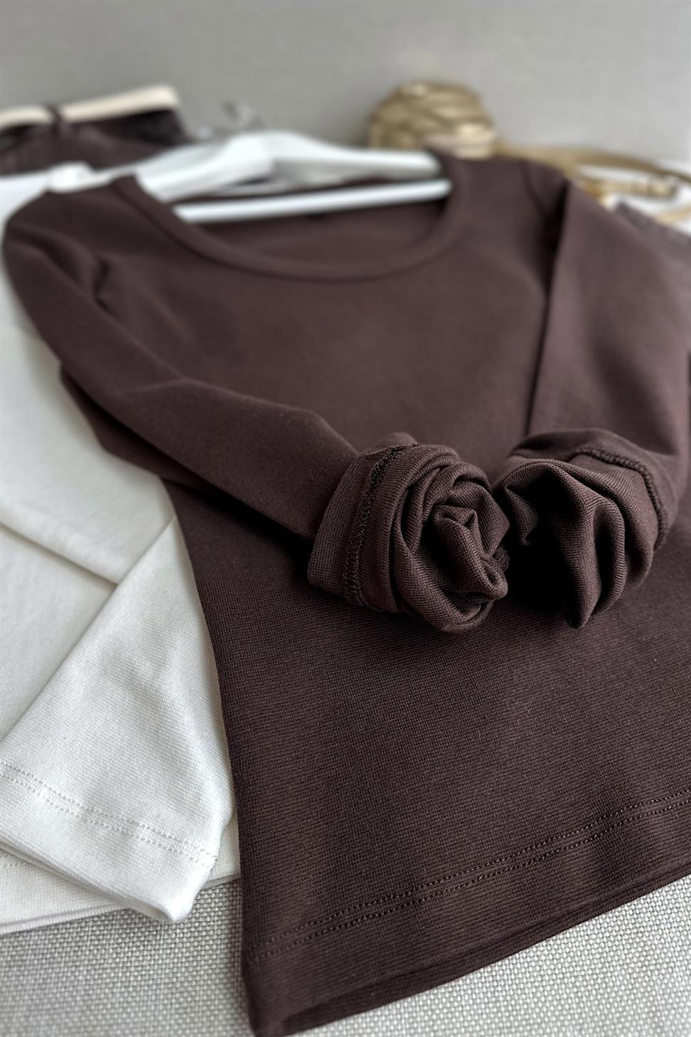 Premium Kalite U Yaka Basic Bluz Kahverengi