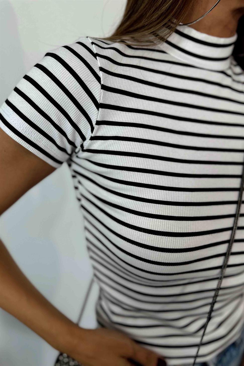 Premium Kalite Yarı Balıkçı İnce Fitilli Body Bluz Siyah Beyaz