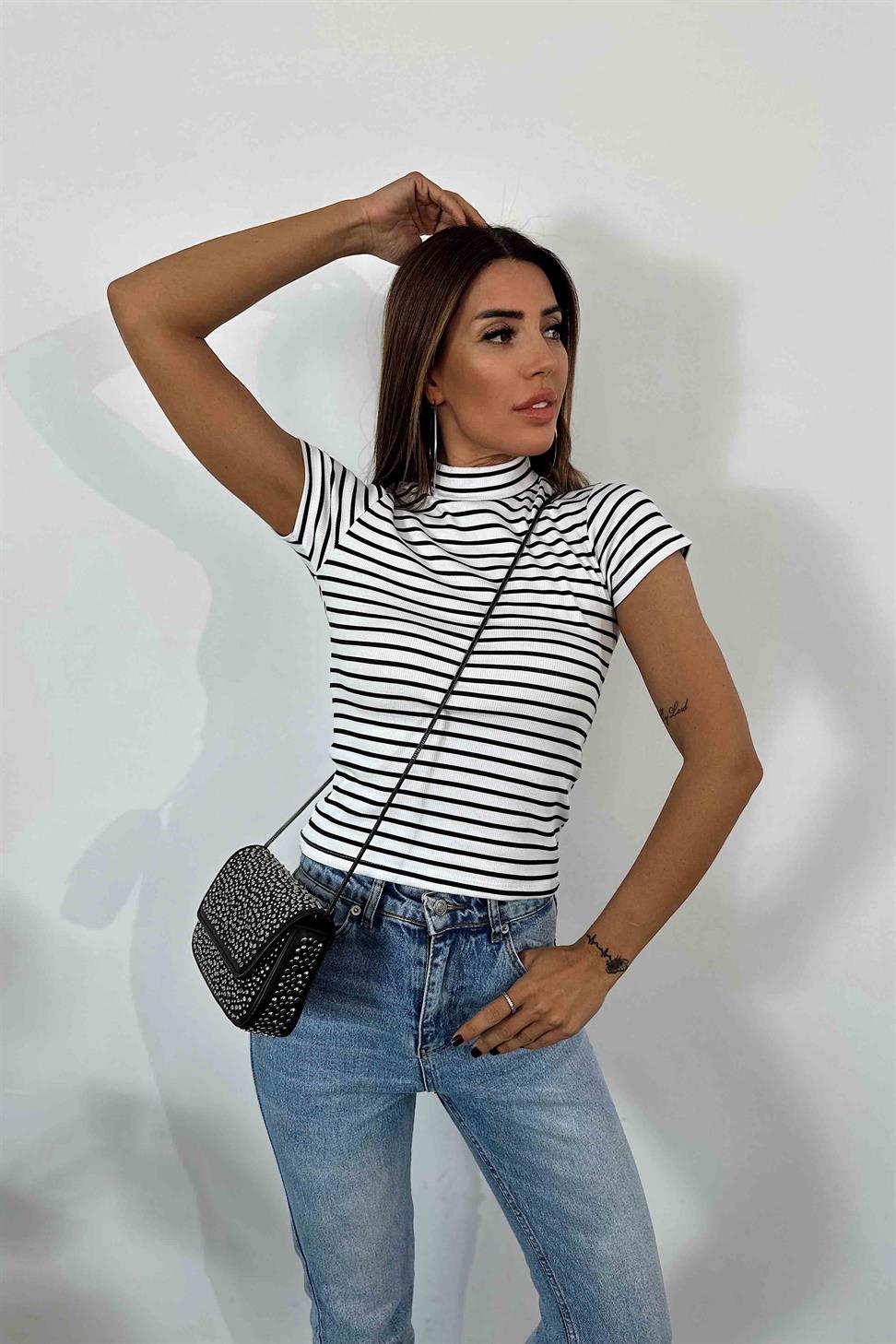 Premium Kalite Yarı Balıkçı İnce Fitilli Body Bluz Siyah Beyaz