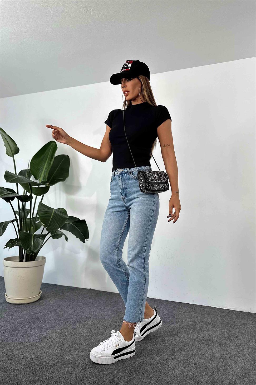 Premium Kalite Yarı Balıkçı İnce Fitilli Body Bluz Siyah