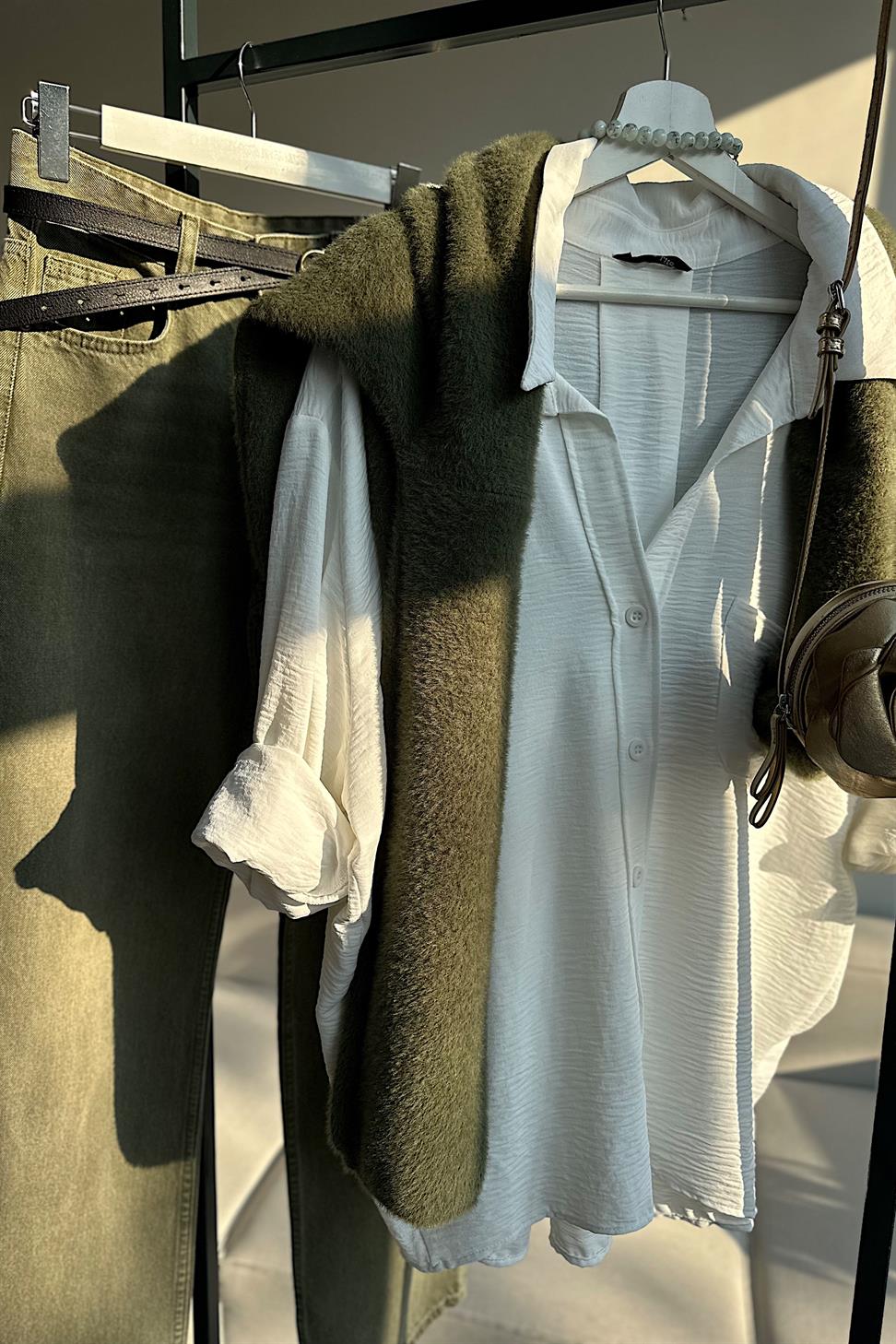 Premium Kalite Yumuşak Dokulu Cep Detaylı Oversize Gömlek Beyaz